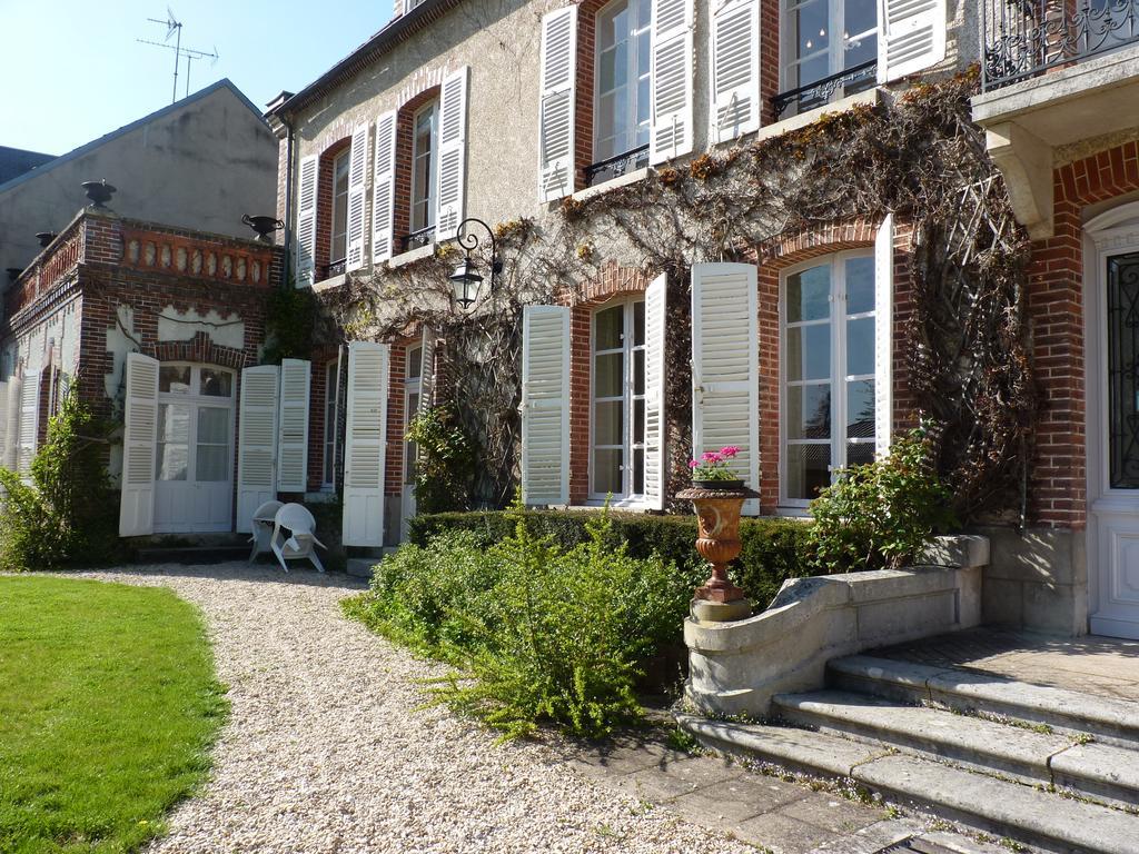 Le Clos Saint Nicolas Bed & Breakfast Chateau-Renard ภายนอก รูปภาพ